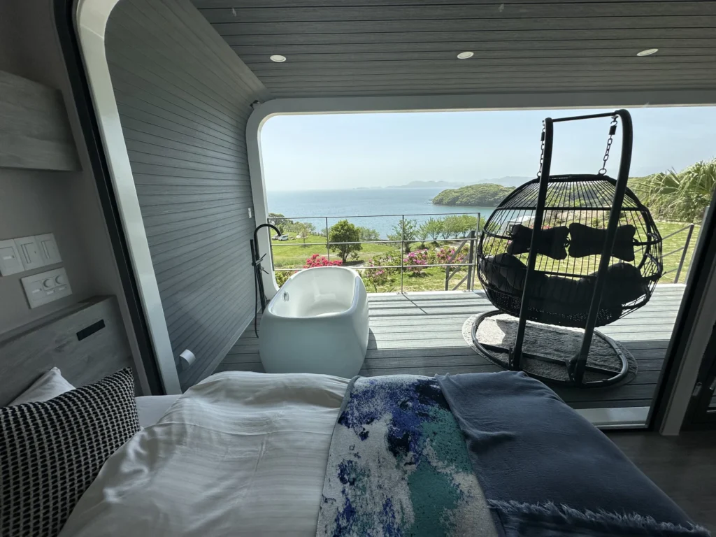 Travels for the 60s and Beyond: An Autumn Beach Walk at Hario—Soothed by the Sea and Nature.Guest Rooms.Hario Beach Walk.